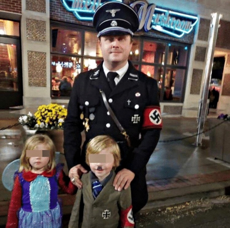 Amerikanac maskirao svog sina u Hitlera za Noć vještica