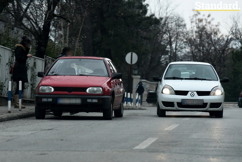Ako ste vozač, treba da znate da se intenzivno pišu kazne: Za nepun mjesec skoro 3.000 naloga za nepropisno parkiranje