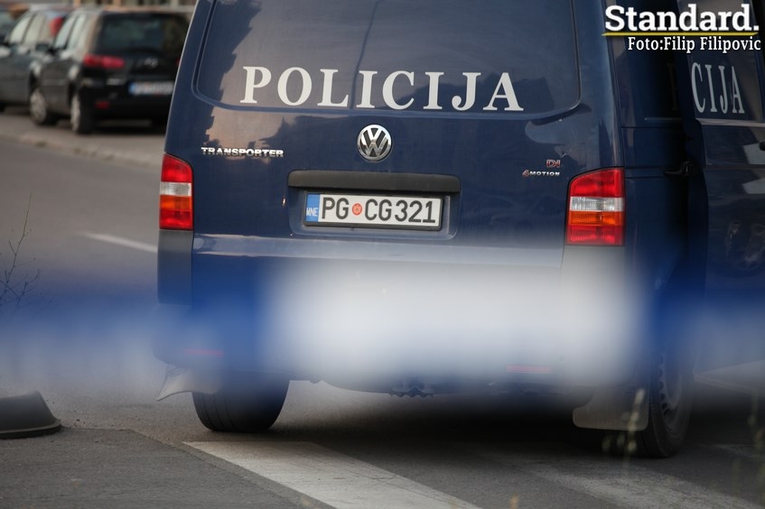 Dva maloljetnika sa gas maskama uhvaćena u krađi: Uhapšeni zbog sumnje da su htjeli da ukradu radne mašine