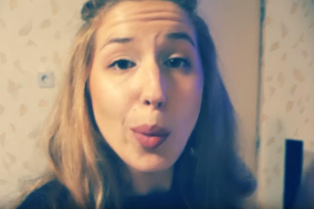 Amerikanka došla da živi na Balkan, pa nas isprozivala: “Ne izlazite mokre kose, ne sjedite na betonu i ubija vas promaja…”