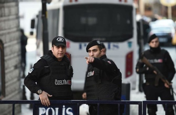 Turska: Kamion sletio s puta, stradalo 15 ljudi, među poginulima i djeca