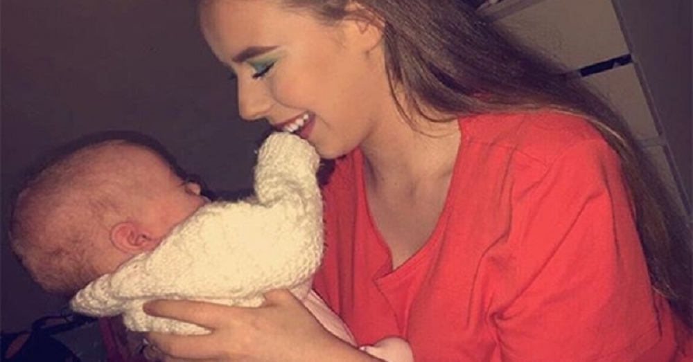 Mila (18) nije znala da je trudna sve dok se nije porodila na kuhinjskom podu