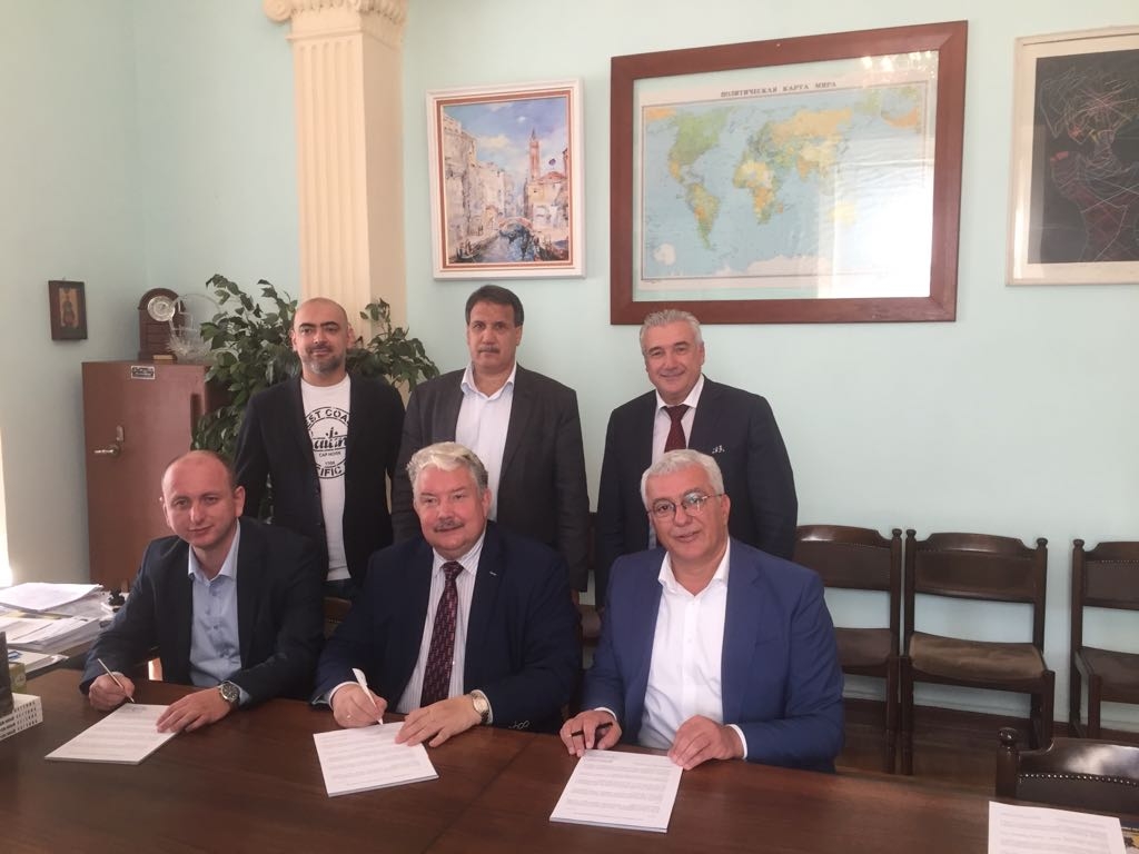 Knežević i Mandić: Dvije godine trpimo progon jer se nepoštuje većinska volja građana – “najbolji odnosi sa Rusijom”