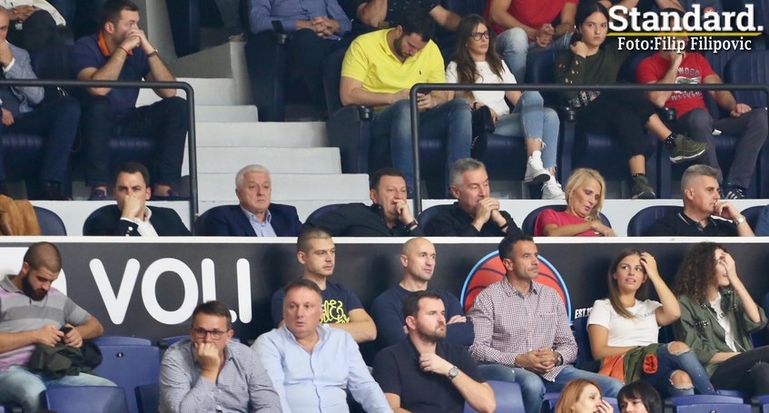 FOTO – Uprkos porazu Milo aplaudirao košarkašima do kraja, ostao posljednji u S.C. “Morača”