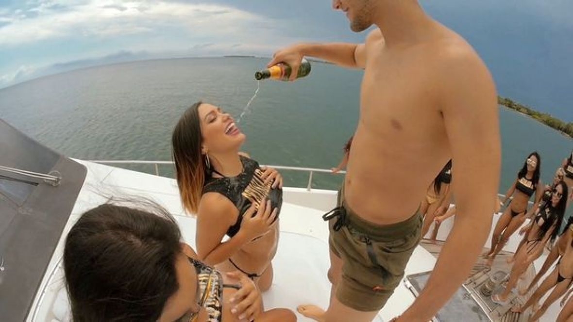 Brod ljubavi ponovo u akciji: Nastavak avanture o seksu, drogi, alkoholu…