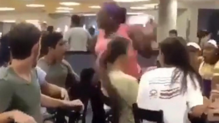 Povukao djevojku za kosu da ispadne faca, ali ubrzo je strašno požalio zbog toga