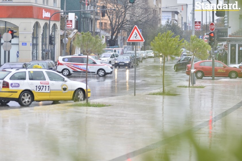Obilne padavine narednih dana: Direktorat za vanredne situacije upozorio nadležne službe da budu spremne