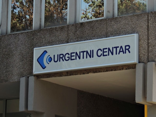 Vrijeđao medicinsko osoblje u Urgentnom pa napao policajce: Uhapšen Podgoričanin uz upotrebu sredstava prinude