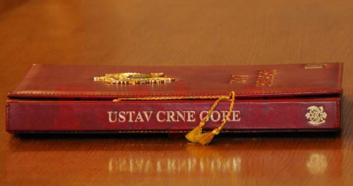 Prije 11 godina usvojen Ustav Crne Gore: Neki aplaudirali, drugi tugovali