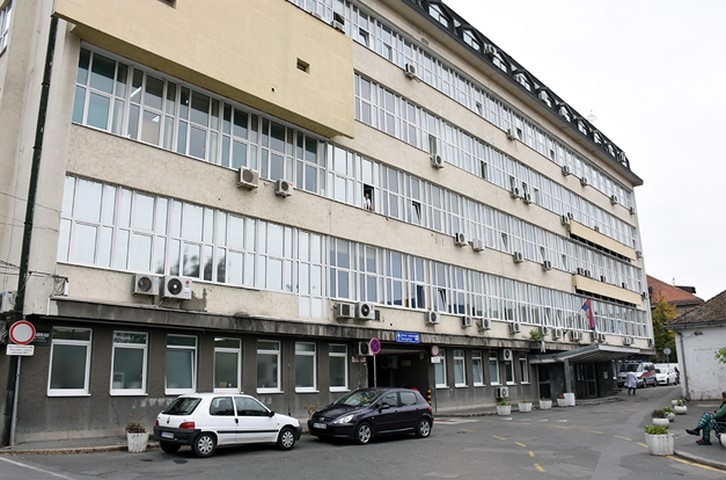 Darko Lazić hitno operisan: Pjevač prebačen u šok sobu, otac, vjerenica i bivša žena napustili bolnicu