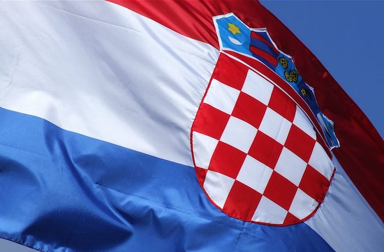 FOTO: Proklizao hrvatski grb, izvirio Tito