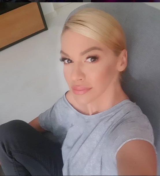 Emotivna fotografija sa ćerkama raznježila je sve fanove Nataše Bekvalac