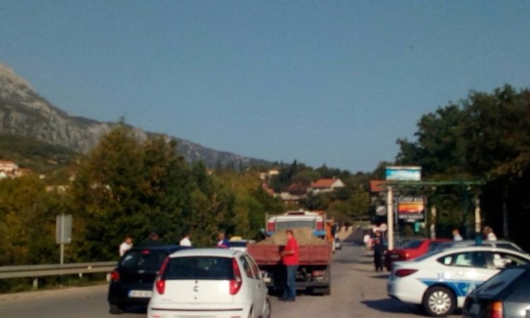 Taksista zaobilazeći kamion udario dječaka: Saobraćajna nezgoda u Herceg Novom