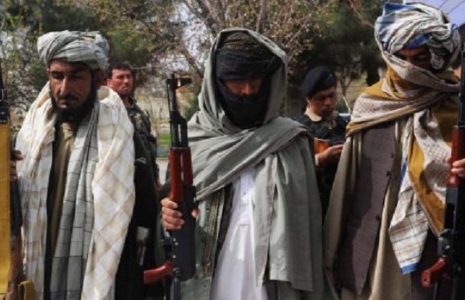 Avganistan: Napad talibana na vojnu bazu, ubijeno 17 vojnika, 11 oteto