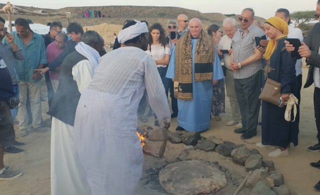 Palma posjetio beduinsko selo i zaplesao sa domaćinima