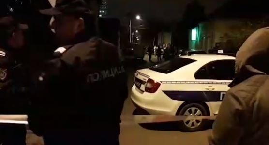 Likvidacija u Srbiji: Muškarac ubijen u sačekuši, nosio nanogicu, a policiji je poznat po narko poslovima