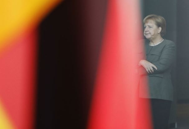 Merkel: EU mora svoju budućnost uzeti u svoje ruke