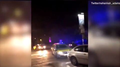Nasilje u Londonu: Objavljen snimak na kojem huligani tuku policajce