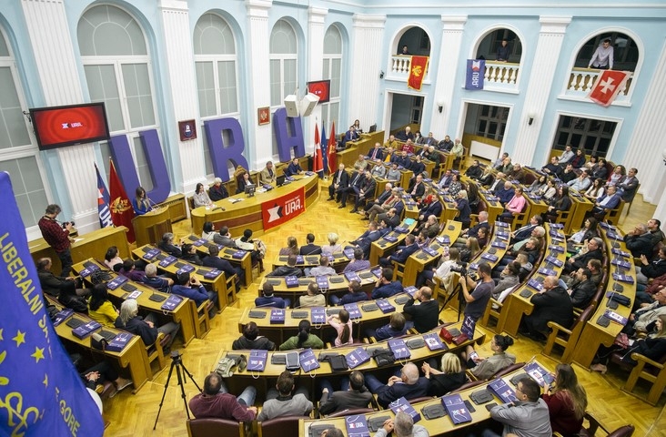URA o hapšenju Medojevića: Nakon jučerašnje predstave u parlamentu, hunta pokazala pravo lice