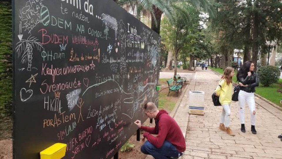 Gradski park u Budvi ima novi sadržaj, turisti oduševljeni
