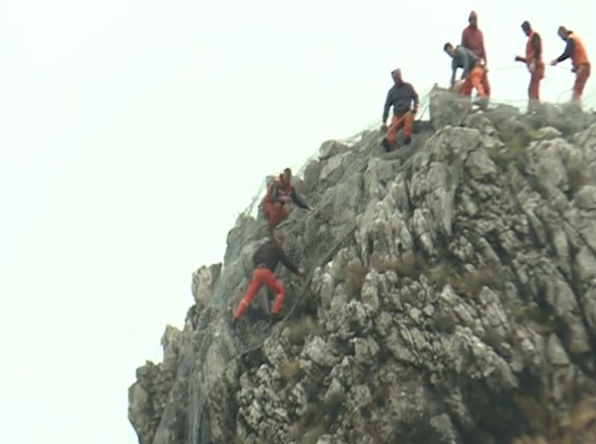 Nakon nevremena: Situacija na putevima normalizovana, postavljene mreže na brdima sa kojih prijeti obrušavanje zemljišta