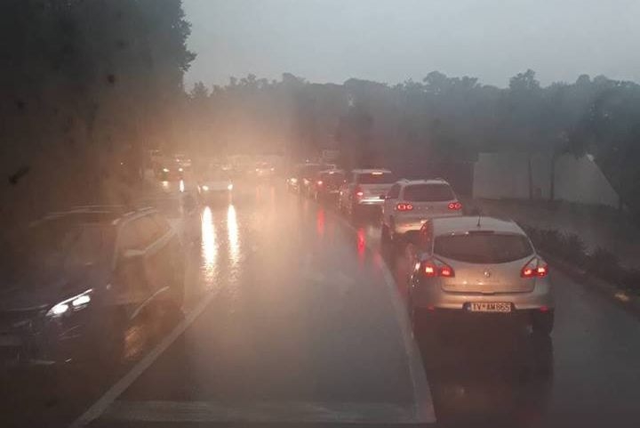 Zbog nevremena: Zatvoren put Tivat – Budva