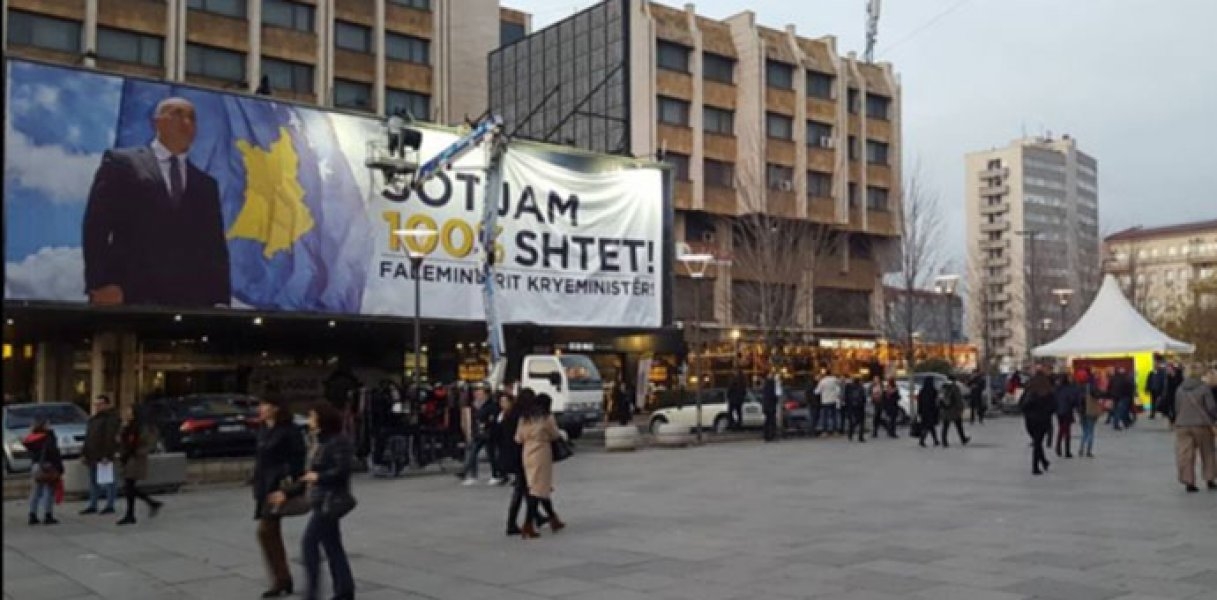 Zbog taksi: Bilbordi zahvalnosti Haradinaju u Prištini