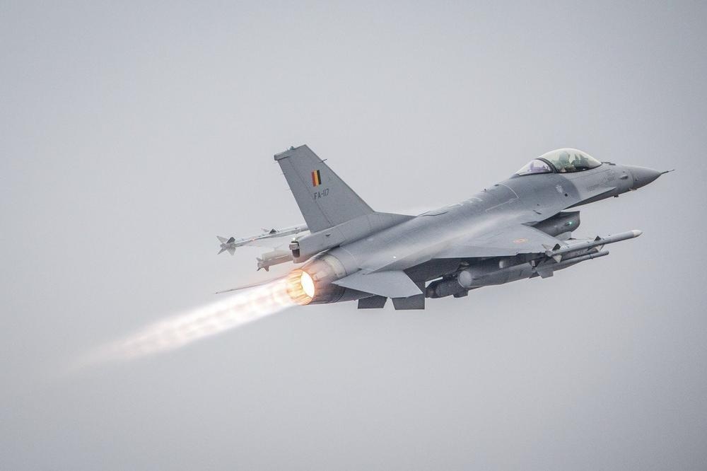 Srušio se američki borbeni avion, piloti spašeni