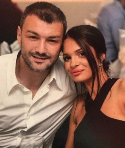 VLADA MANDIĆ ponovo otac i to ČETVRTI put: Stiže sin, a imaće SVETO ime!