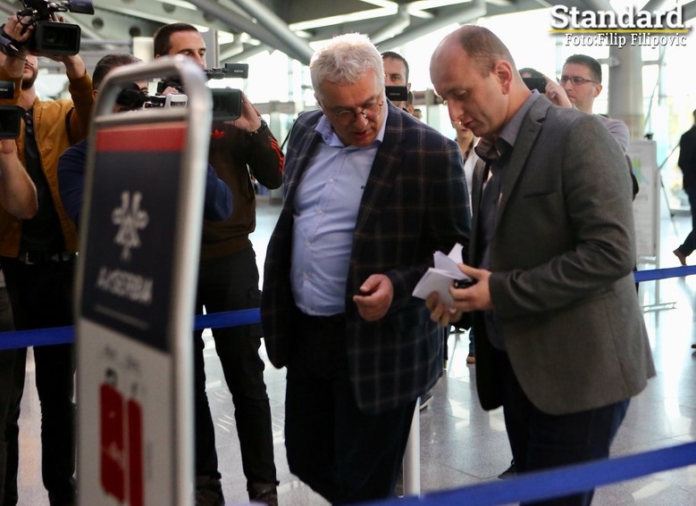 Mandić i Knežević vraćeni sa aerodroma, krenuli za Strazbur bez pasoša: “Režim i korumpirani evropski političari ne žele da se čuje glas DF-a”