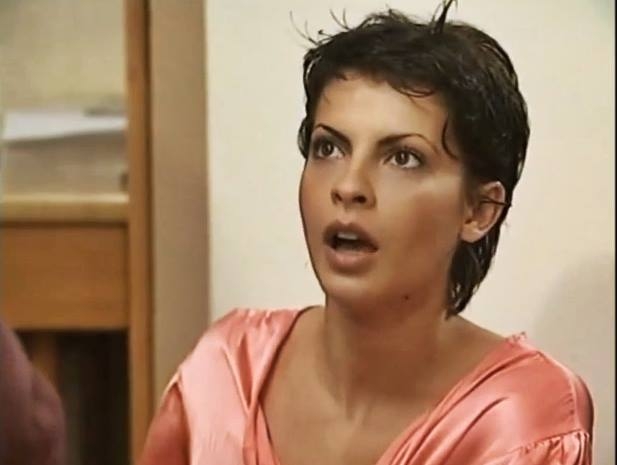 Bila je SEKS SIMBOL, pobjegla je iz zemlje, udala se za stranca, a djetetu je dala ime za PONOS