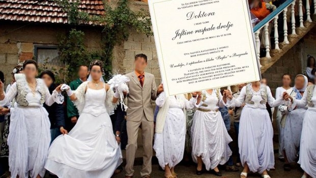 Majka pozvala ljude na svadbu svog predivnog sina doktora sa “jeftinom d……”