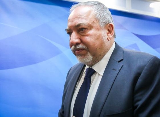 Izraelski ministar odbrane Liberman podnosi ostavku