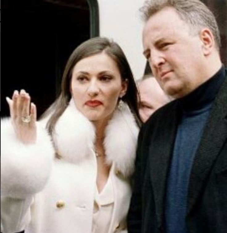 Hoće li je i Veljkova vjerenica OBUĆI, CECINU VJENČANICU, sa svadbe sa Arkanom ?