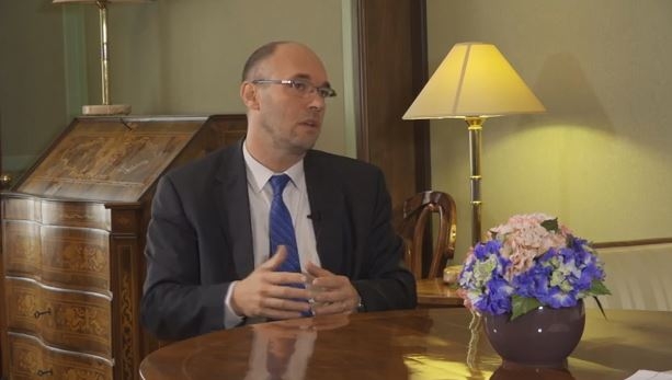 “Neke države EU namjerno usporavaju Crnu Goru, da bi je stigla Srbija”