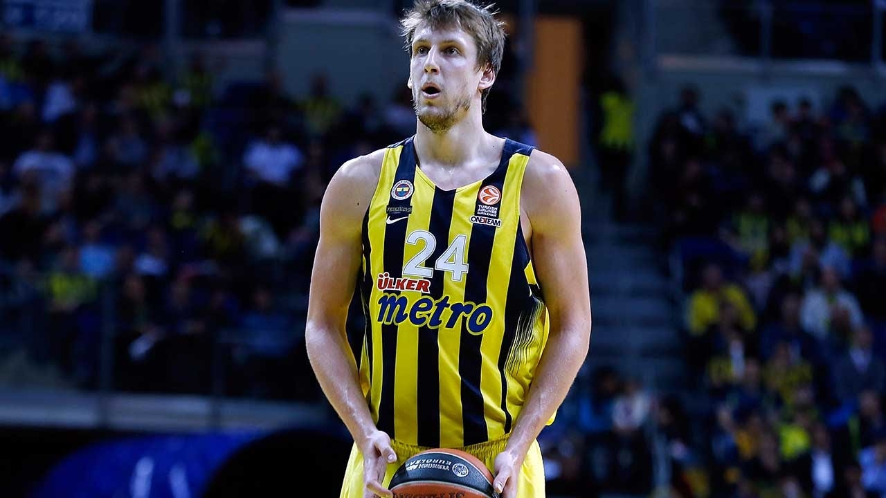 Fenerbahče ubjedljiv u lokalnom derbiju