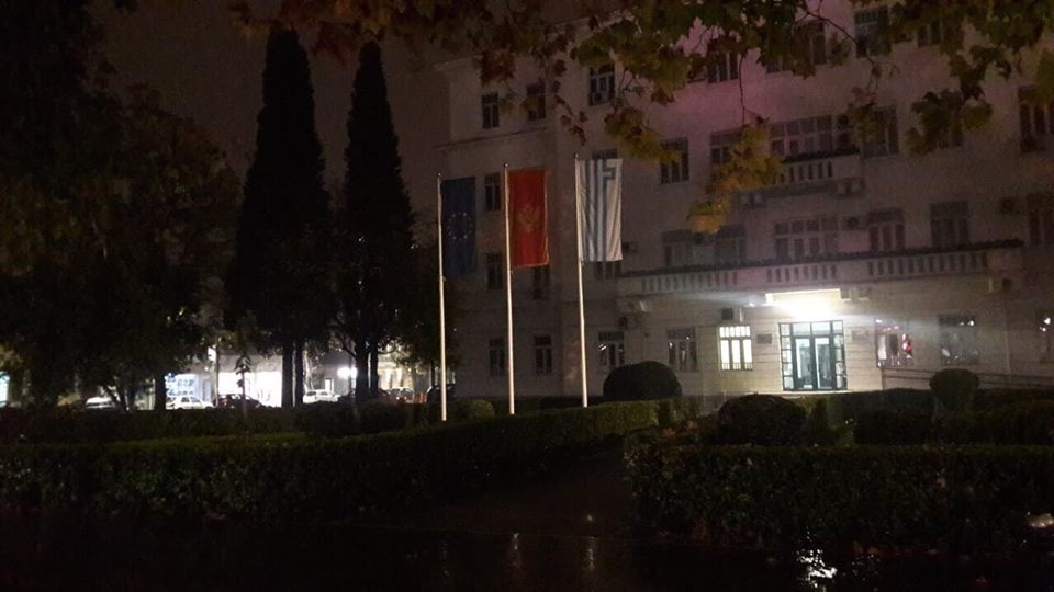 STANDARD SAZNAJE: Evo zašto je Opština u mraku do 29. novembra