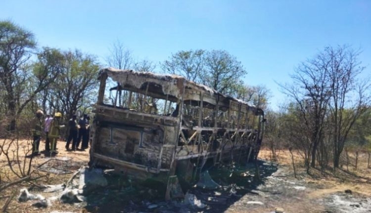 Zimbabve: Izgorio putnički autobus, poginulo više od 40 ljudi