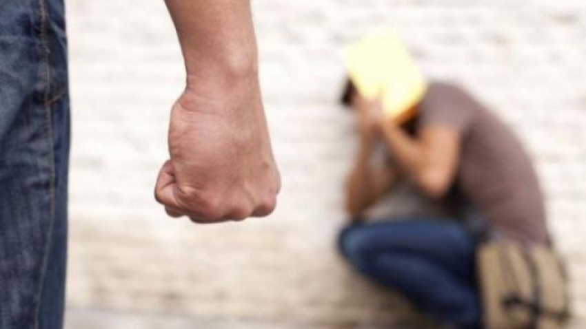 Budva: Policija odmah reagovala i uhapsila tri osobe za koja se sumnja da su napale maloljetnika u školi