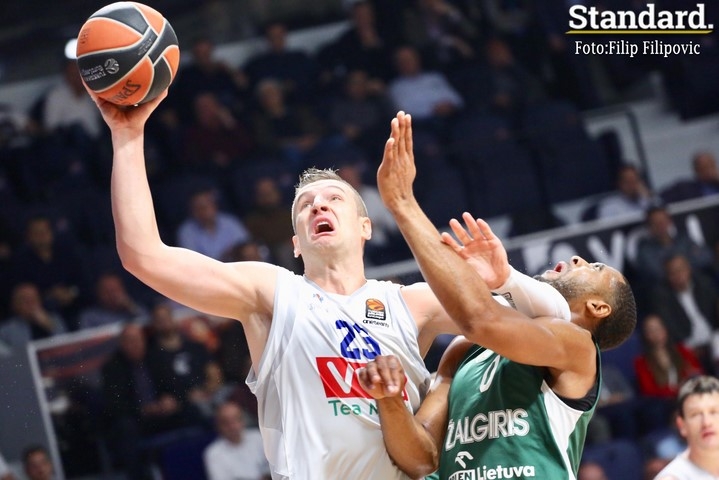 FOTO – Milo, Duško, Ivan… bodre “plavo bijele”: Budućnost Voli napada Žalgiris