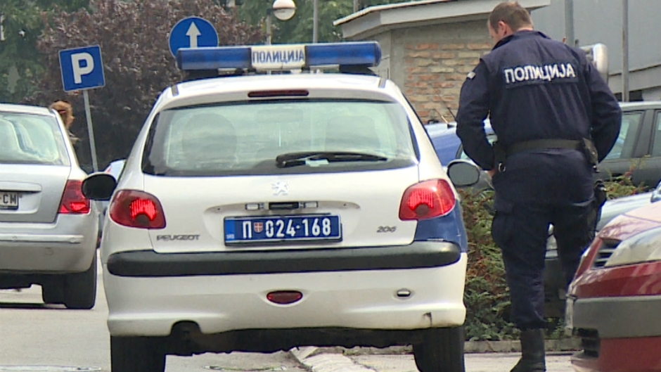 Porodična tragedija u Beogradu: Pokušao da zadavi ženu, pa izvršio samoubistvo