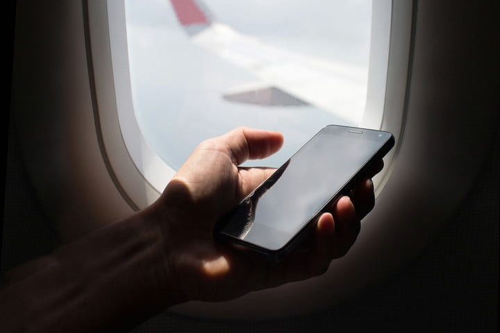 Putnik zaboravio da uključi airplane mode na telefonu i nagrabusio