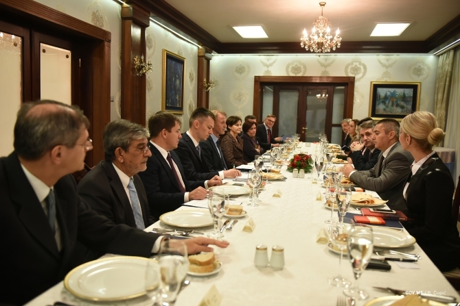 Nuhodžić i Veljović sa ambasadorima zemalja EU: MUP i Uprava policije ostvarili značajne rezultate u borbi protiv organizovanog kriminala