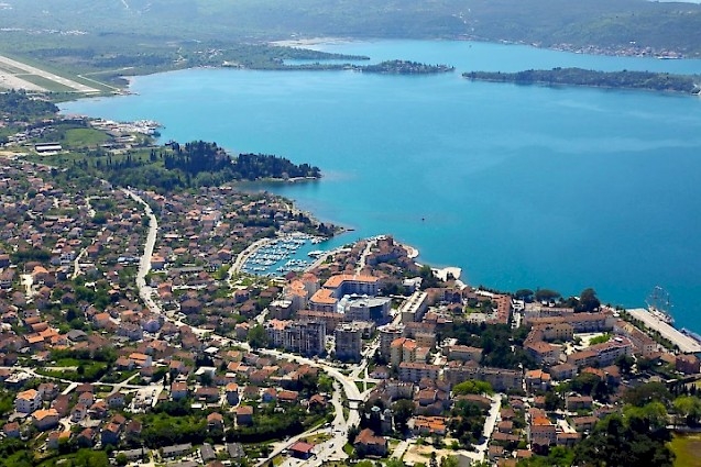 Tivat: Počela primjena mjera suzbijanja devijantnog ponašanja u blizini škola