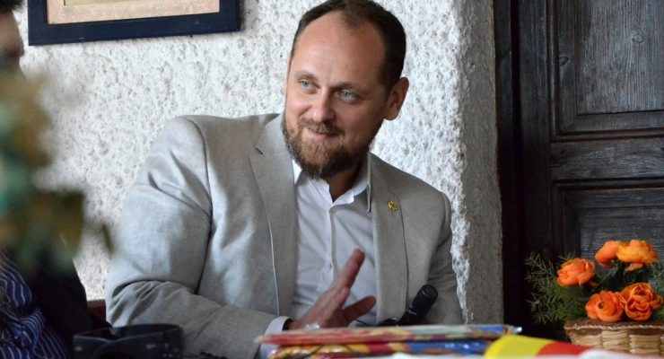 Stojović: Emocija stare emigracije je čista, bez trunke interesa