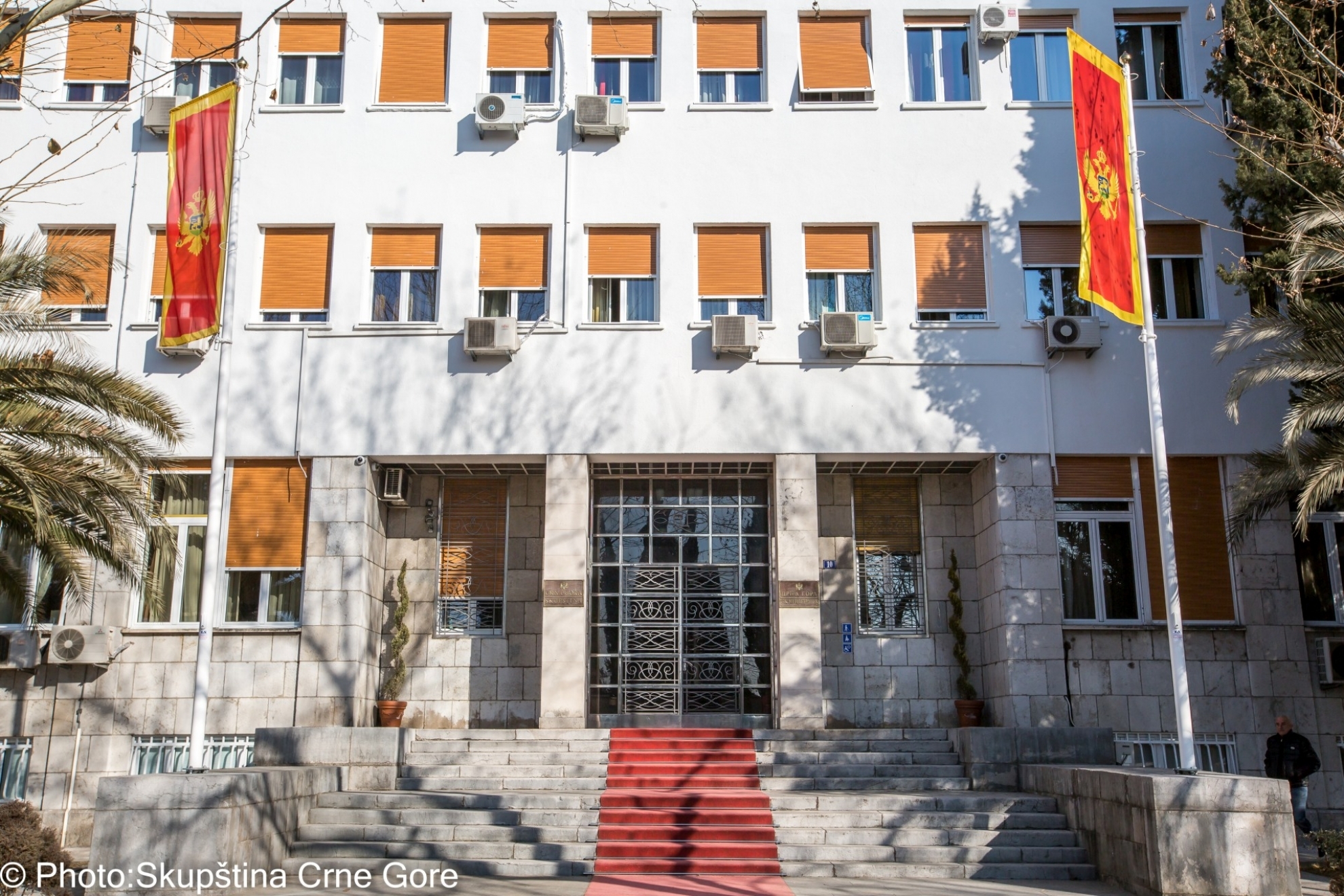 Nesuglasice i obračuni: Poslanici se brzo svađaju, a još brže mire