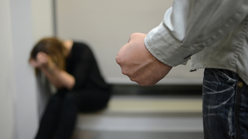 Nikšićanin oborio maloljetnicu i udarao je pesnicama u glavu: Uhapšen zbog sumnje da je napao Nikšićanku