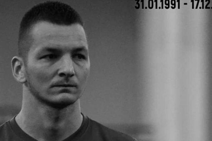 STRAVIČNA SAOBRAĆAJNA NESREĆA: Poginuli poznati golman, njegova supruga i sin (6)