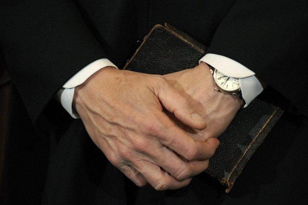 Glumio sveštenika 18 godina: Krstio, vjenčavao, ljudi mu se ispovijedali…