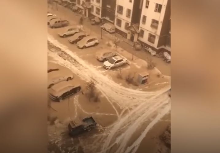 Pogledajte: U Kini pao žuti snijeg